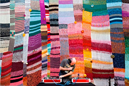 Street-knitting-12